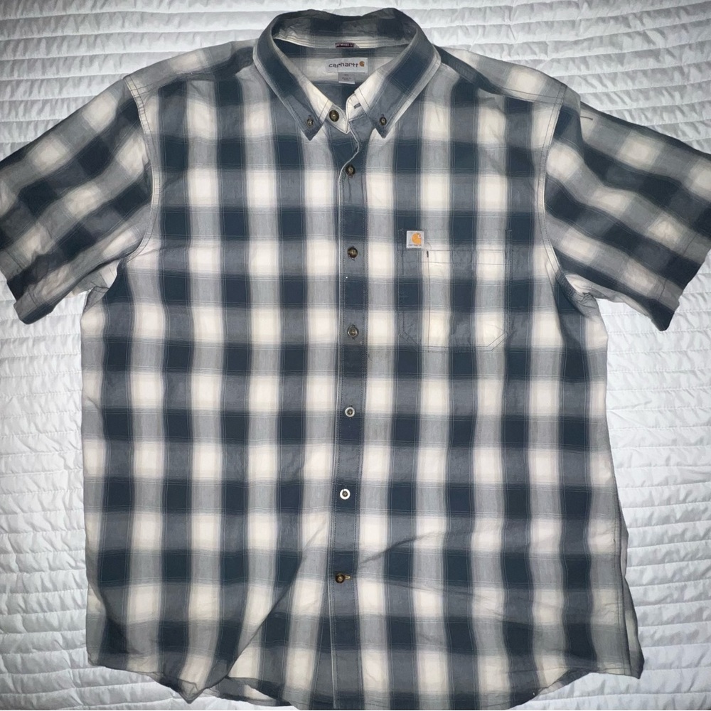 XL Light Weight Carhartt Short Sleeve Shirt